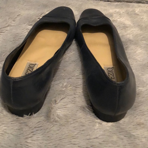 Flats - Picture 3 of 4